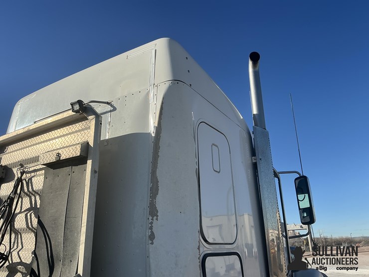 freightliner-coronado-132-image-18