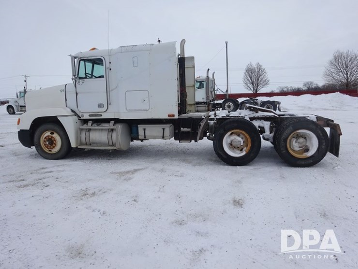 1994-freightliner-fld120-image-19