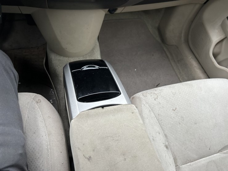 2004-toyota-prius-hybrid-sedan-image-21