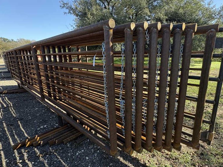 #45-•-freestanding-panels-24'-w/-12'-gate-image-1