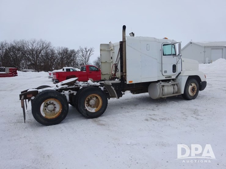 1994-freightliner-fld120-image-36