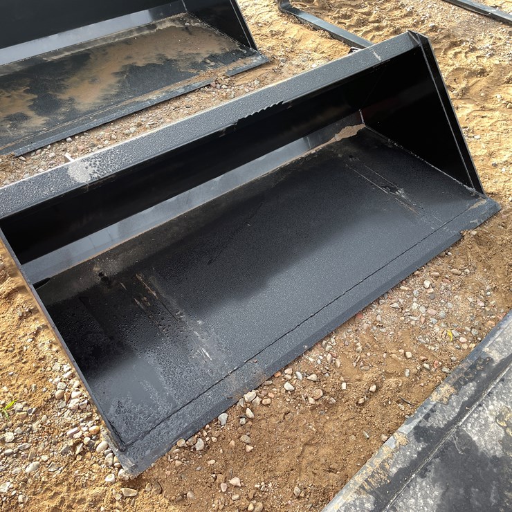 #2010 • Bucket Attachment