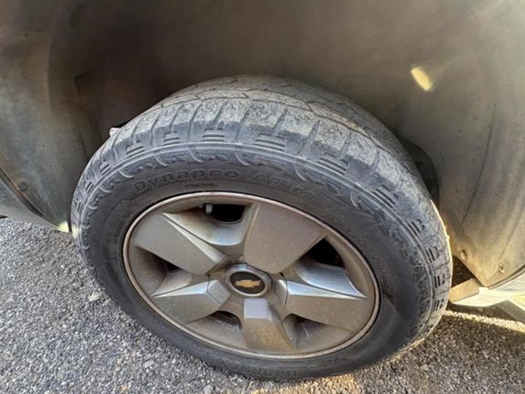 chevrolet-suburban-image-3