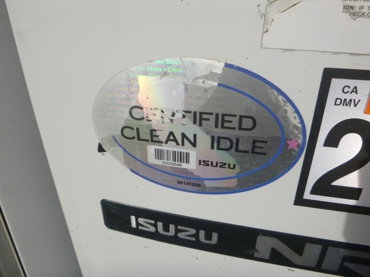 2016-isuzu-nrr-image-11