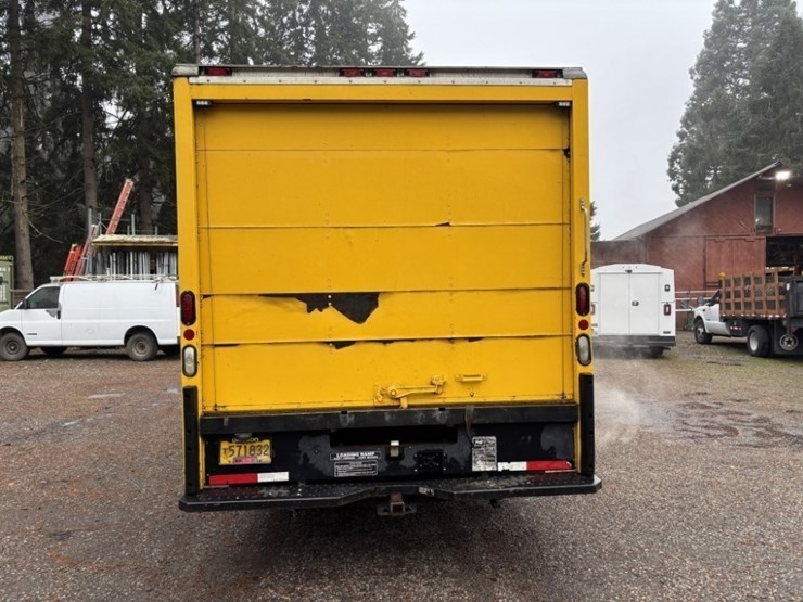 2006-ford-e350-image-4