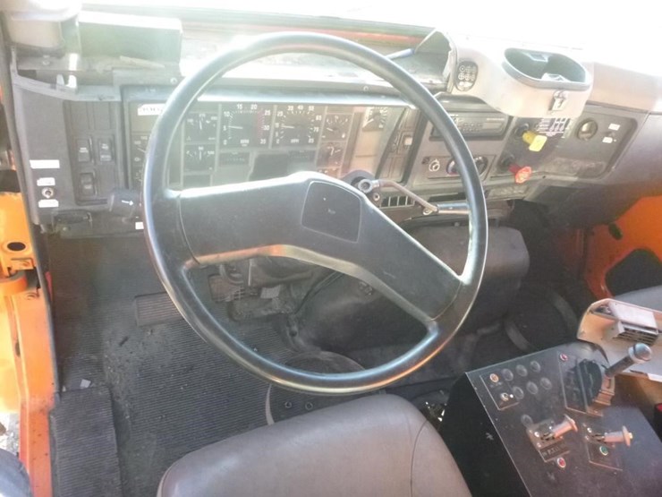 international-4900-image-12