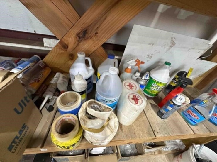 contents-of-shelf-sealants,-caulking,-cleaners-image-5
