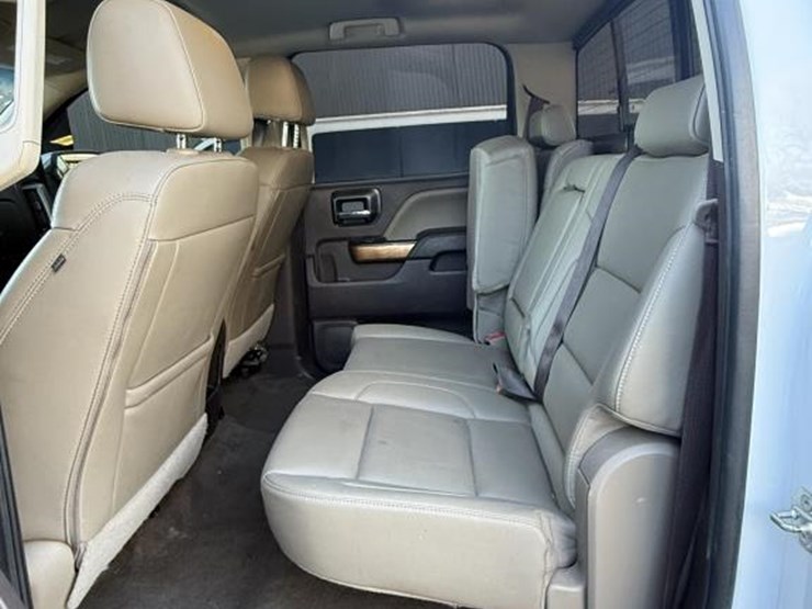 2018-chevrolet-1500-image-11