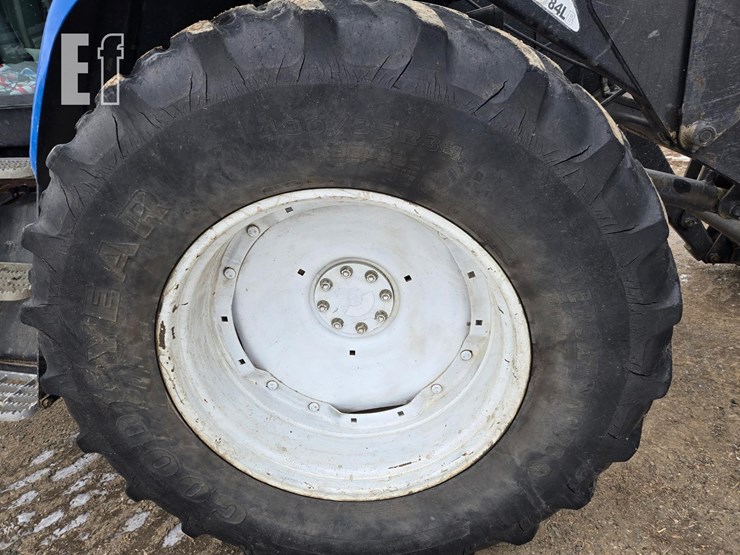 new-holland-tv145-image-14