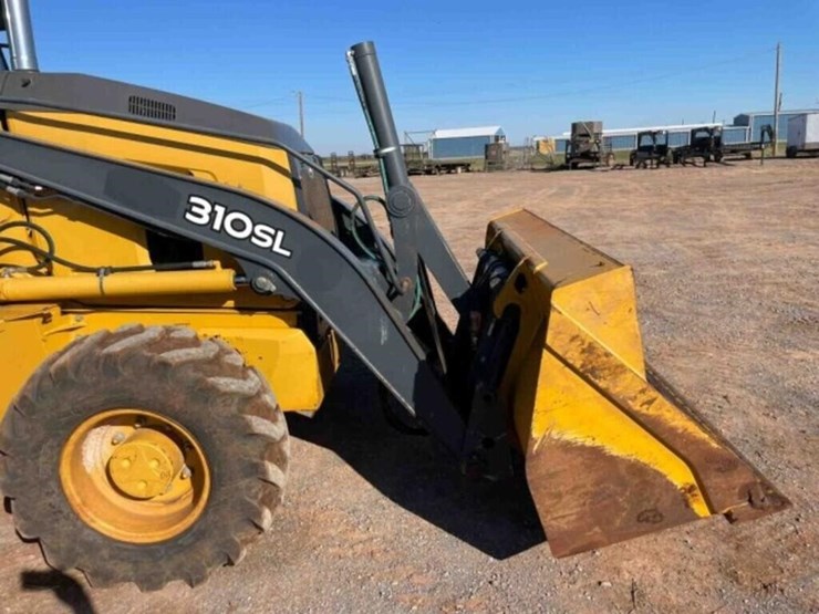 2015-deere-310sl-image-15