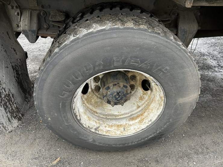 2009-freightliner-m2-s/a-asphalt-patch-truck-image-25