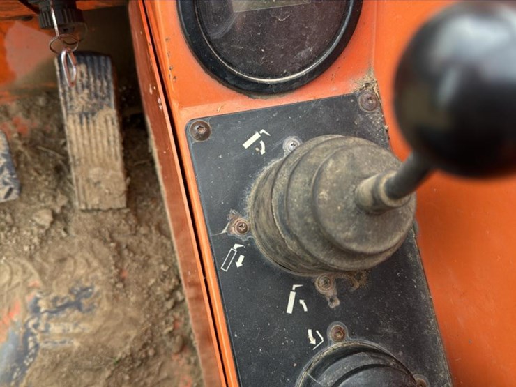 #107-•-2015-jlg-6042-telehandler-image-26