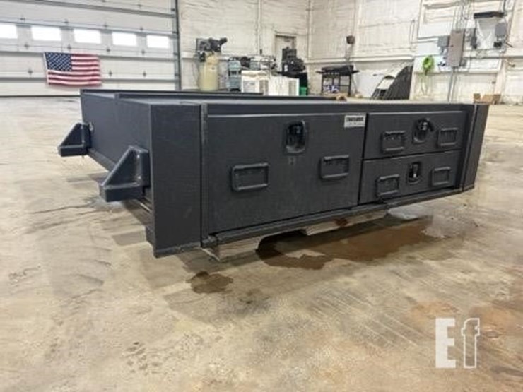 truck-vault-slide-in-triple-compartment-toolbox,-image-3