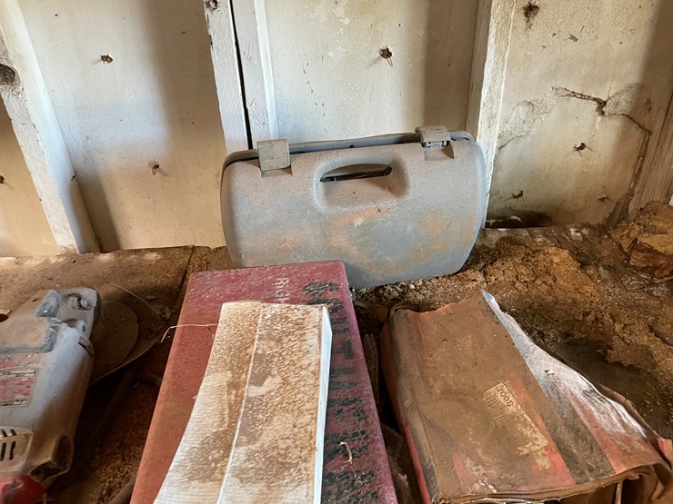 #3718-•-lot-of-power-tools-image-4