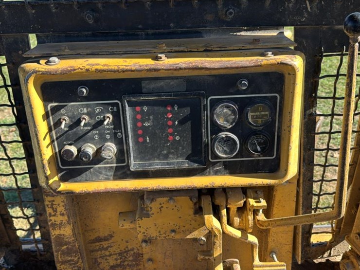 caterpillar-d4h-image-43