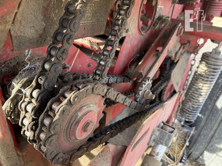 2013-case-ih-rb564-image-19