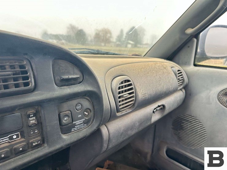 1998-dodge-1500-image-35