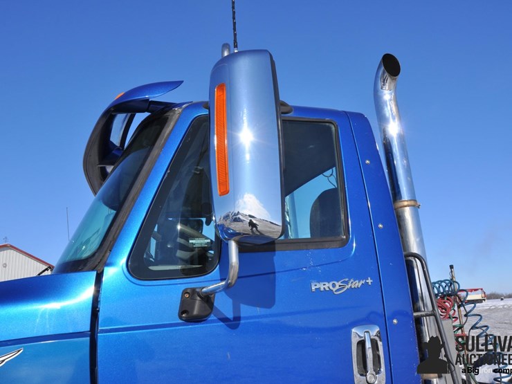 2014-international-prostar-image-14