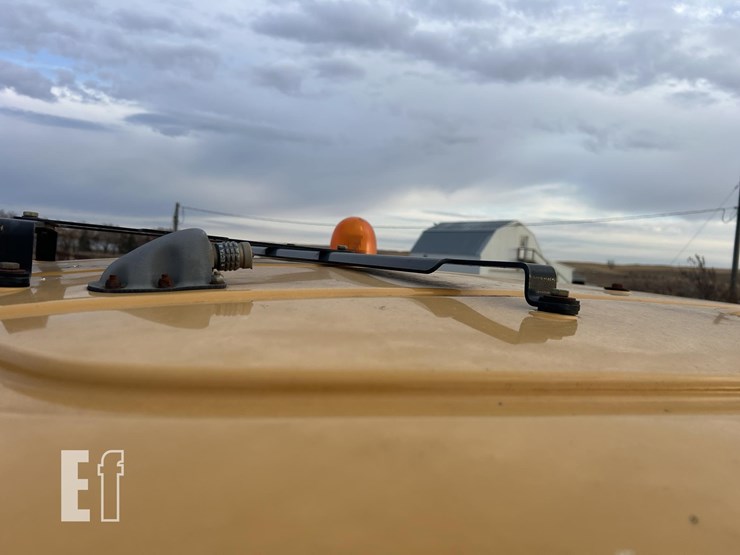 2014-challenger-mt585d-image-60