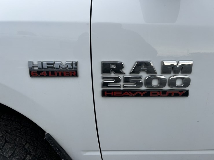 2018-dodge-2500-image-10