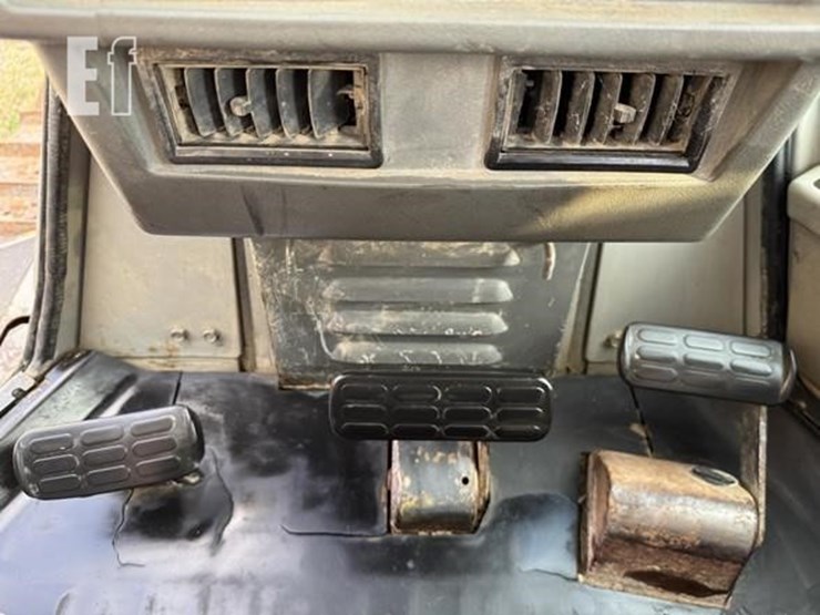 komatsu-d65ex-12-image-23