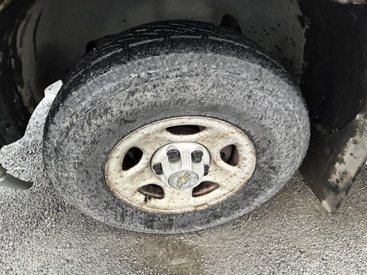 2003-chevrolet-silverado-pickup-image-9