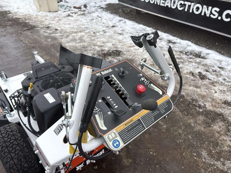 2023-bobcat-wb700-36in-walk-behind-mower-image-14