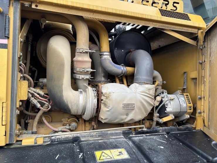 2005-caterpillar-143h-image-75