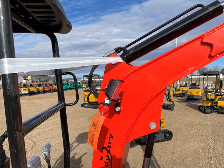 #9207-•-2025-unused-cfg-mini-excavator-image-9