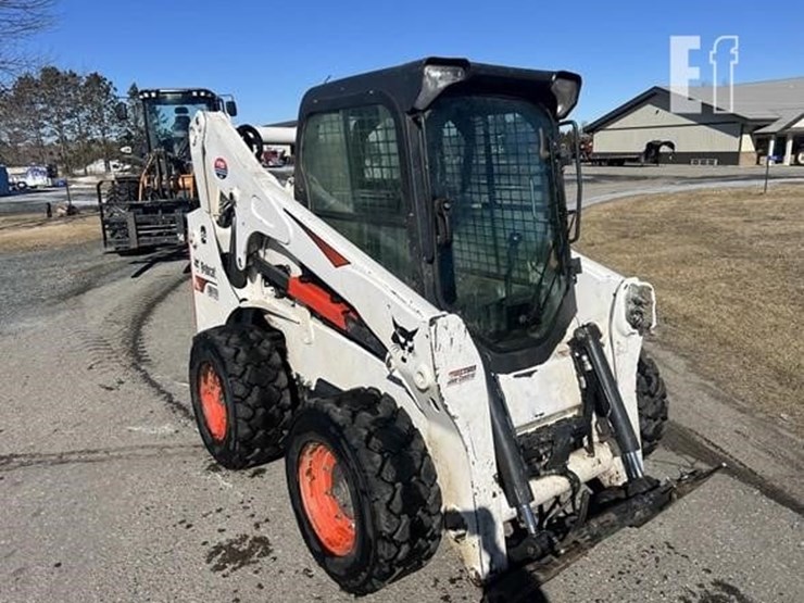 2022-bobcat-s740-image-1