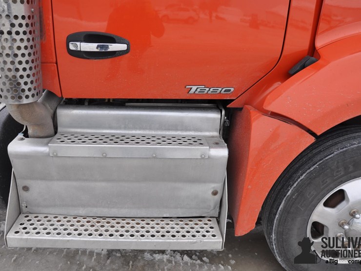 2015-kenworth-t880-image-9