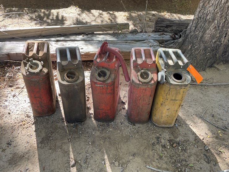 #3655-•-lot-of-(5)-jerry-gas-cans-image-1