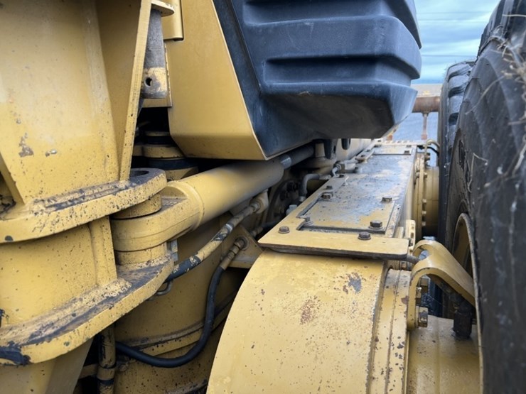 2006-caterpillar-160h-image-45