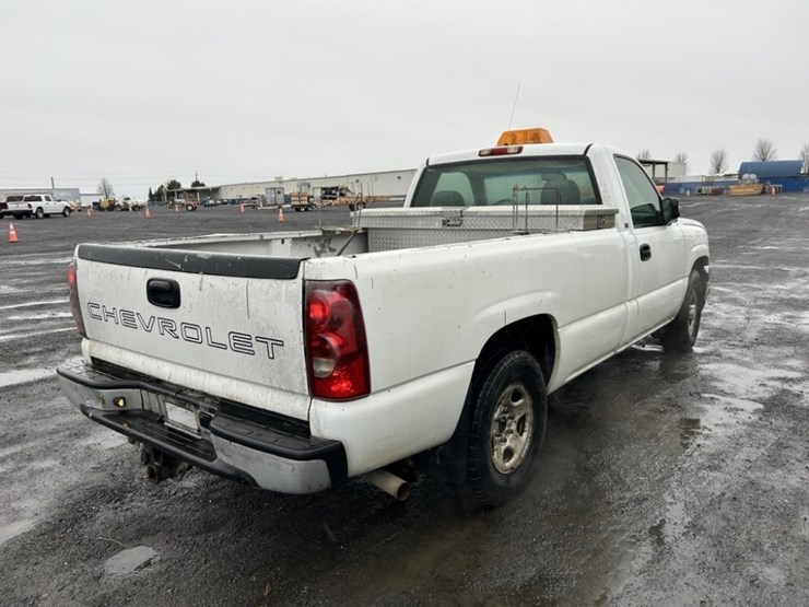 2003-chevrolet-silverado-pickup-image-5