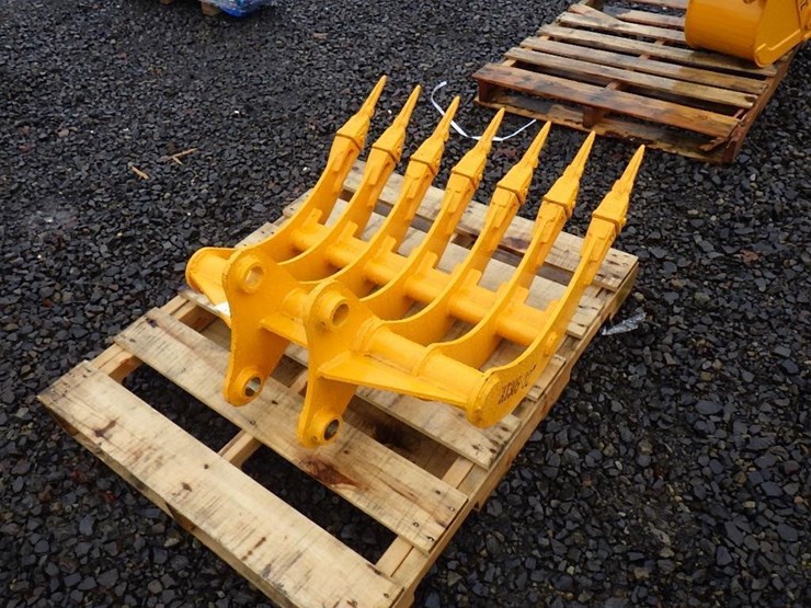 caterpillar-305-image-3