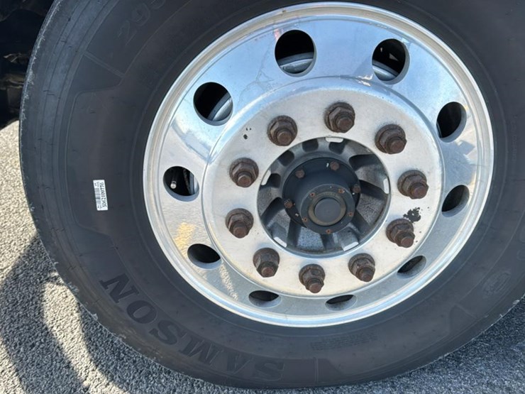 2019-kenworth-t680-image-44