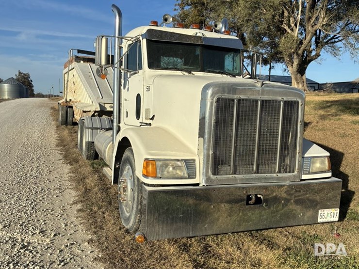1990-peterbilt-377-image-1