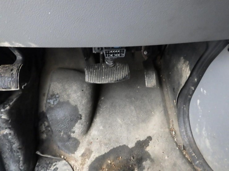 2012-ford-e350-image-25