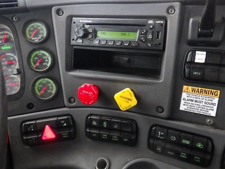 freightliner-cascadia-125-image-53