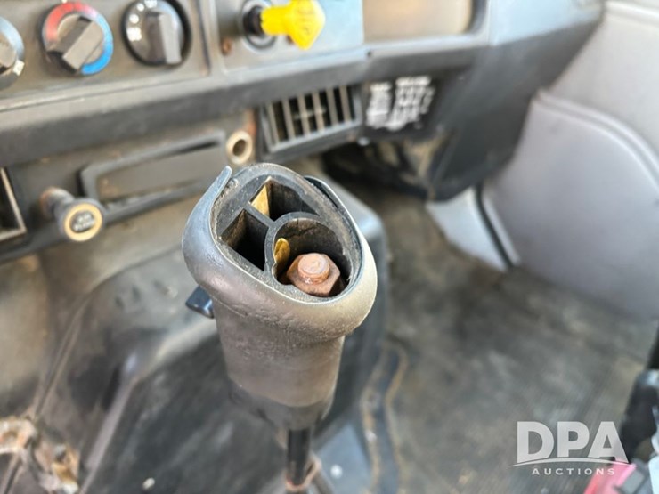 international-4900-image-27