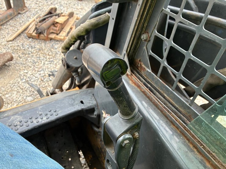 new-holland-ls180-image-16