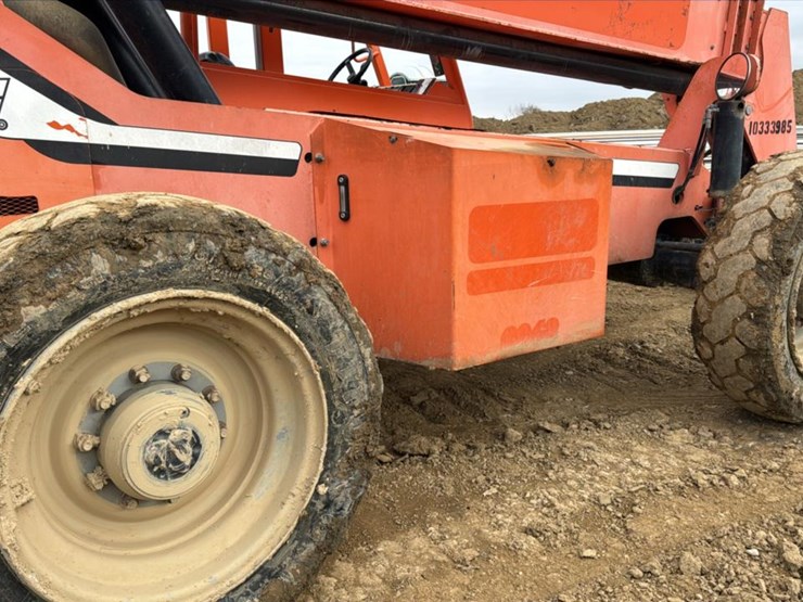 #107-•-2015-jlg-6042-telehandler-image-12