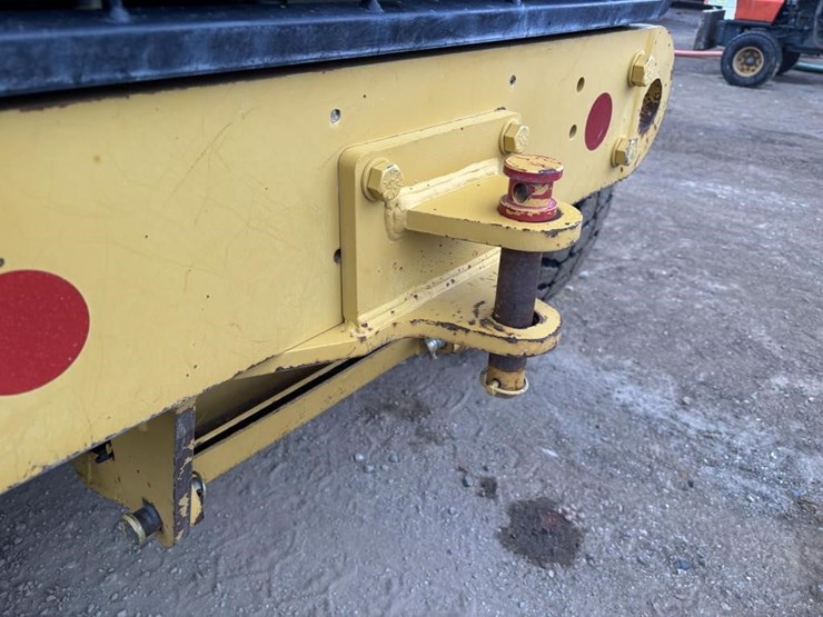 2005-caterpillar-143h-image-9