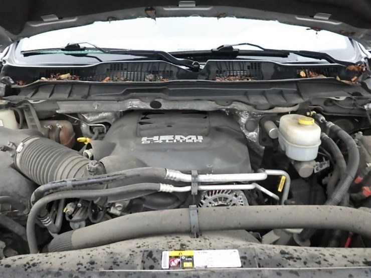 2014-dodge-3500-image-16