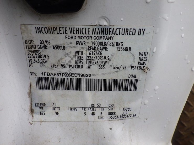 2006-ford-f550-image-33