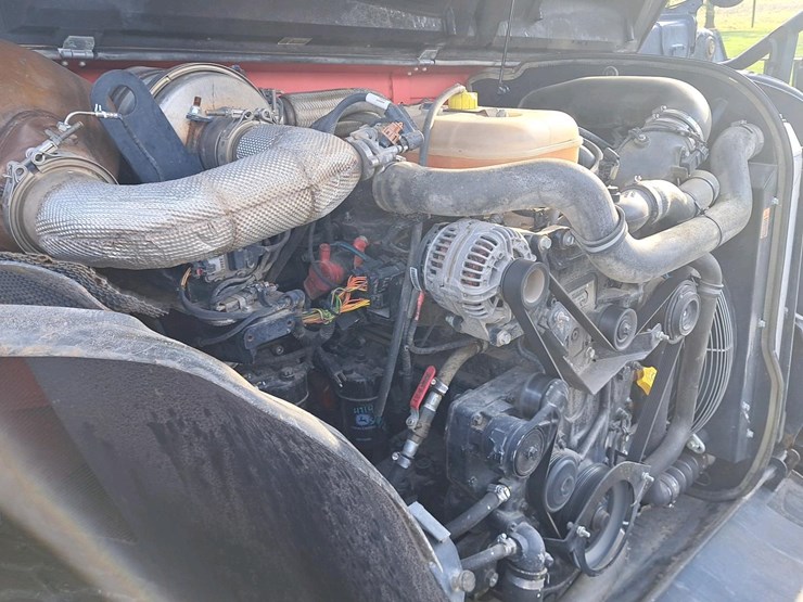 2019-manitou-mlt840-image-18