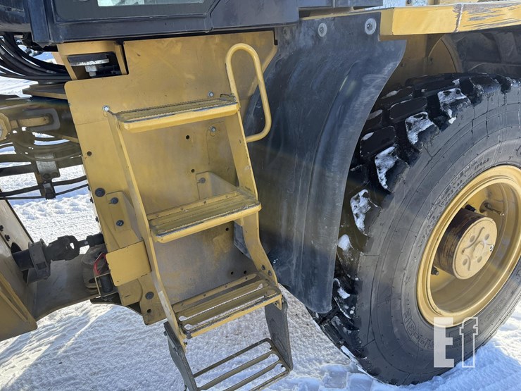 2021-caterpillar-920-image-27