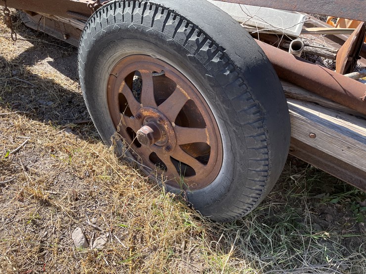 #3729-•-pair-of-trailers-and-scrap-metal-image-24