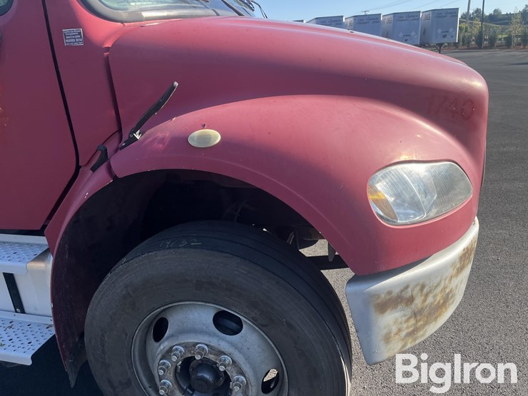 freightliner-m2-106-image-12