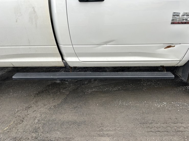 2018-dodge-2500-image-26